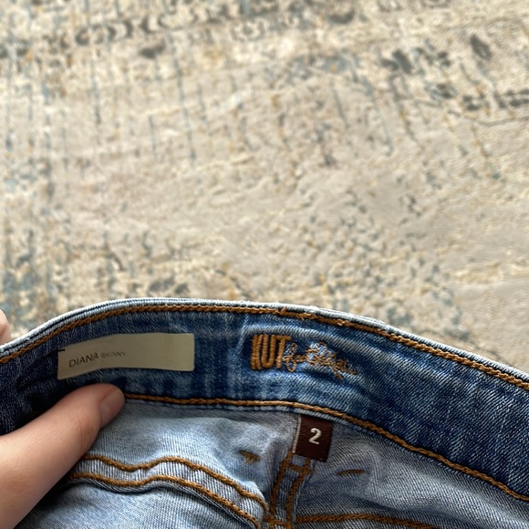 Kut from the kloth size 2 woman’s jeans - Picture 3 of 4